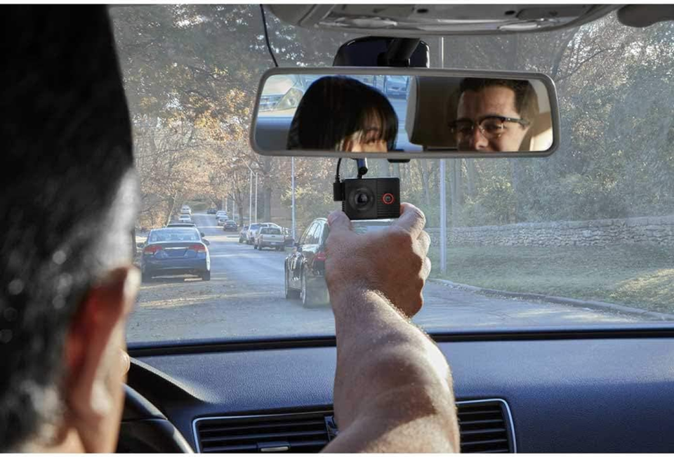 Garmin Dash Cam™ Tandem – Çift Lensli Araç Kamerası