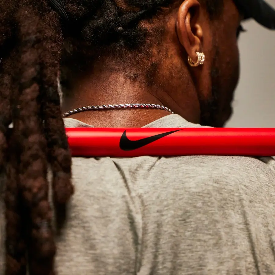 Nike Strength Shield Barbell 20 Kg - Red Swoosh